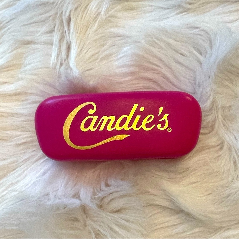 Candie’s hot pink and gold eyeglasses case in excellent used condition